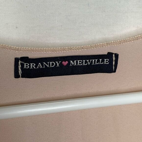 Brandy Melville Scallop Hem Laser Cutout Scoop Tank Top Blush Pink One Size - Picture 3 of 5